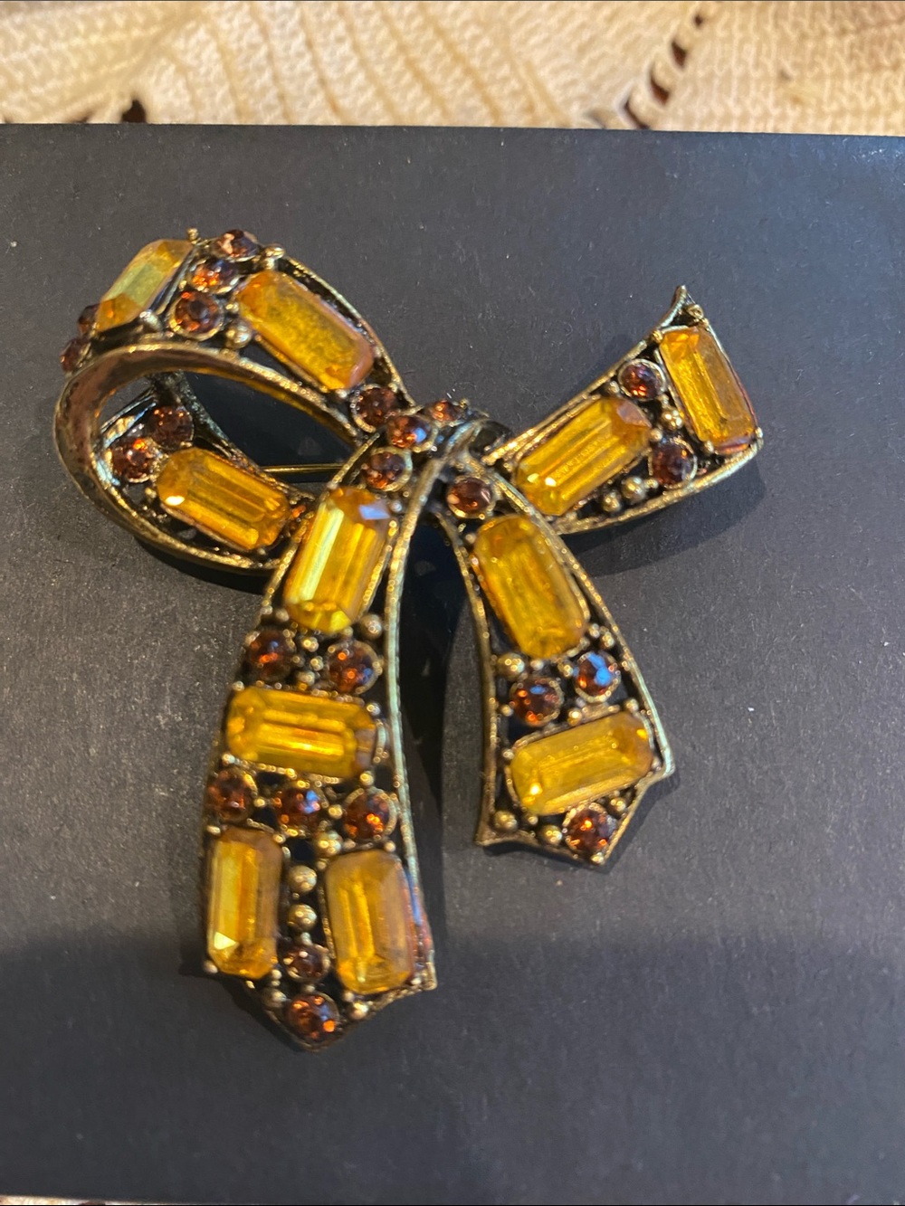 Hollycraft Golden Yellow Crystal Ribbon Bow Brooch